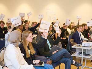 Die große Mehrheit der Staaten stimmt dem Antrag auf die informelle Sitzung zu.