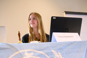 Im letzten Jahr noch Delegierte, 2024 als Teamerin in der Sitzungsleitung