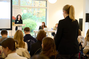 Bangladesch stellt sich den Fragen der anderen Delegierten