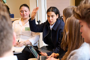 Informelle Verhandlungen in größerer Runde brauchen Struktur